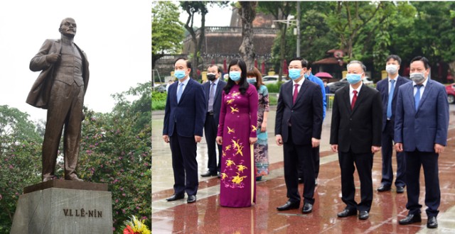 Phó Chủ tịch Thường trực HĐND cùng lãnh đạo Thành phố dâng hoa kỷ niệm 150 năm Ngày sinh V.I.Lênin